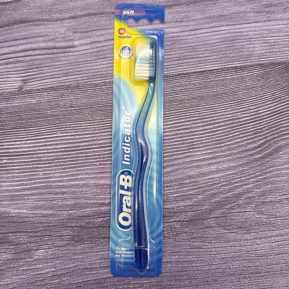 VTG Oral-B 40 Toothbrush 1990s USA Indicator Soft Bristles 4-ROW Curved Handle